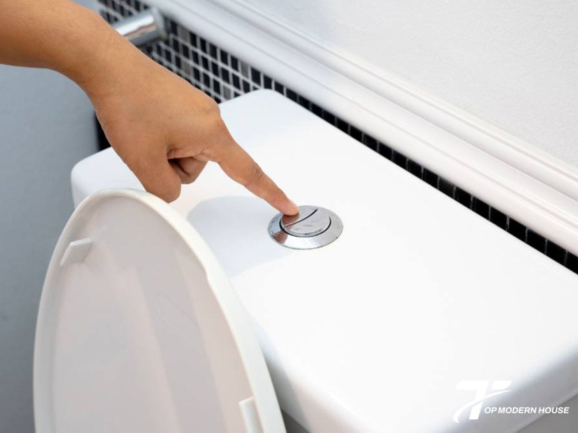 Nút nhấn bồn cầu Panasonic bị kẹt - Nguyên nhân và cách sửa